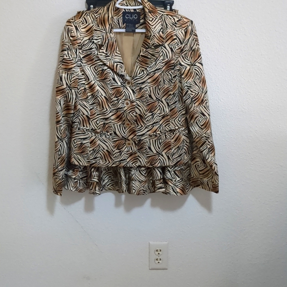 Leopard print 2 piece skirt outfit size 10 slit pockets Clio 2 Suit.